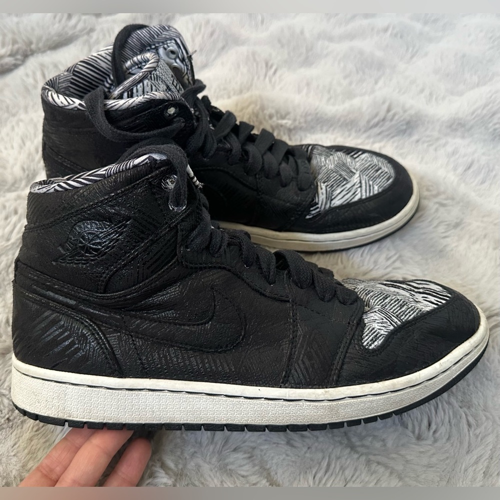 AIR JORDAN 1 RETRO HIGH BHM size 10.5